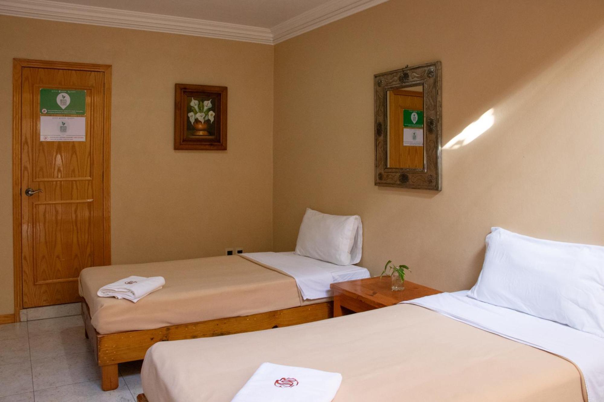 Suites Sevilla Puebla Exterior photo