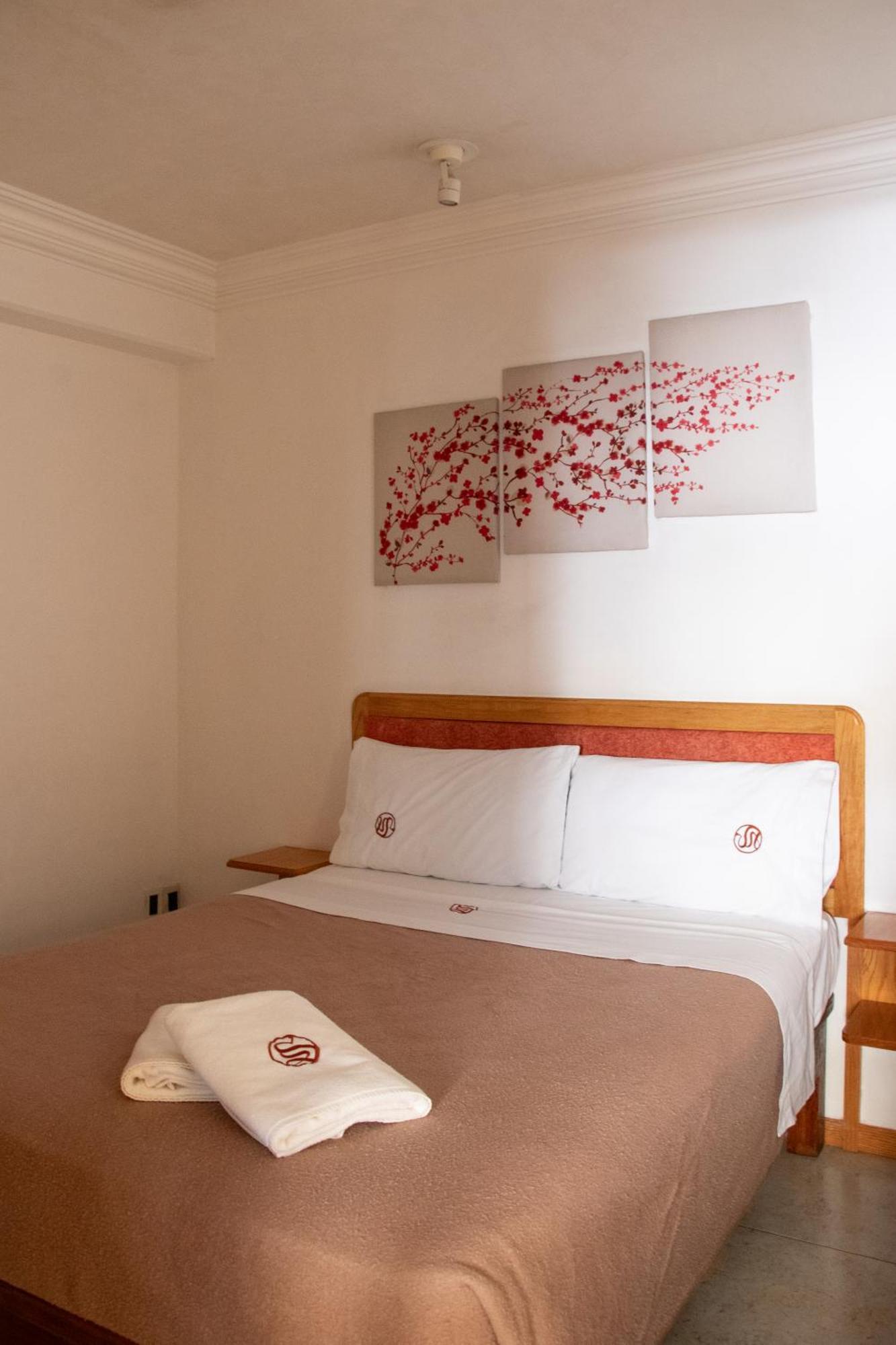 Suites Sevilla Puebla Exterior photo